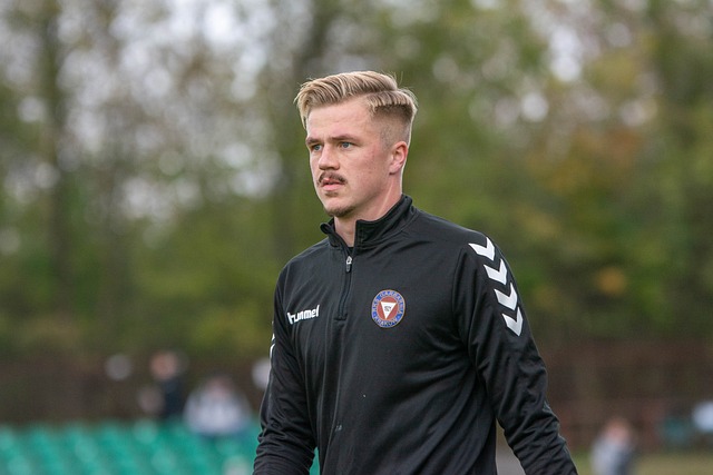 迪乌夫：过去我从没踢过右路，但只要能帮助球队我都愿意去做