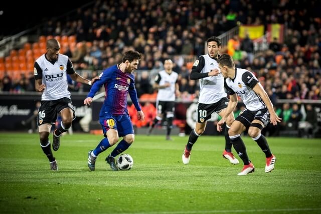 欧冠半场：马尤鲁失良机，巴黎暂0-0毕尔巴鄂竞技