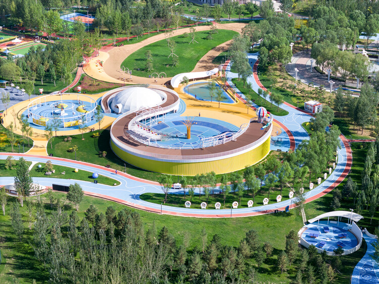 队报：里昂公布24／25赛季财报，俱乐部净亏损超2亿欧元