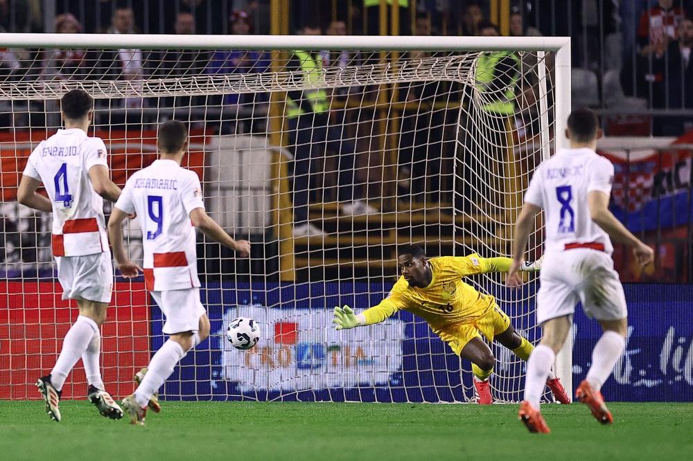 北京时间12月12日凌晨01：45，欧联杯联赛阶段将迎来一场处境迥异的对决。